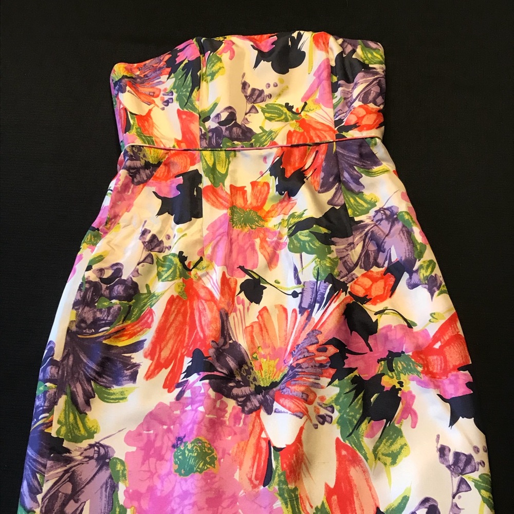 Bright strapless summer dress!